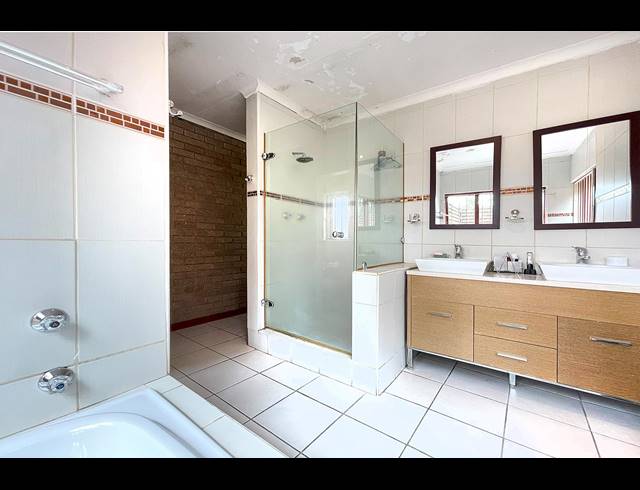 4 BEDROOM HOUSE FOR SALE IN RANDJESFONTEIN AH